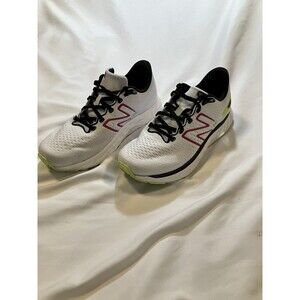 New Balance WEVOZRW3 White Running Shoes Size 7 Men’s, 8.5 Women’s